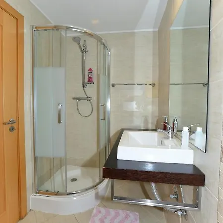 Beautiful Coral And Ocean Blue In Oceano Atlantico Apartment Portimao