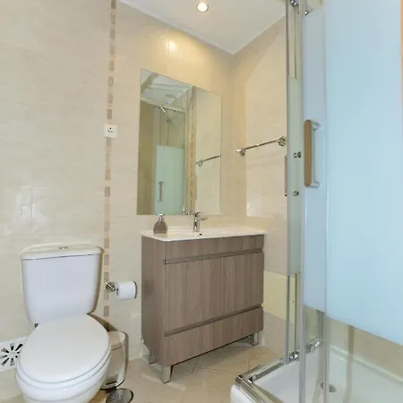 Beautiful Coral And Ocean Blue In Oceano Atlantico Apartment Portimao