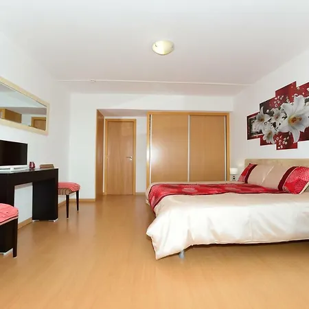Beautiful Coral And Ocean Blue In Oceano Atlantico Apartment *