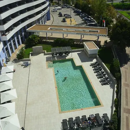 Beautiful Coral And Ocean Blue In Oceano Atlantico Apartment Portimao