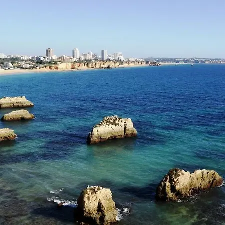 Hotel Beautiful Coral And Ocean Blue In Oceano Atlantico Portimao