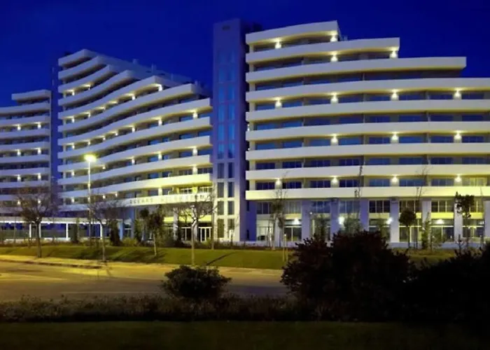 Hotel Beautiful Coral And Ocean Blue In Oceano Atlantico Portimão
