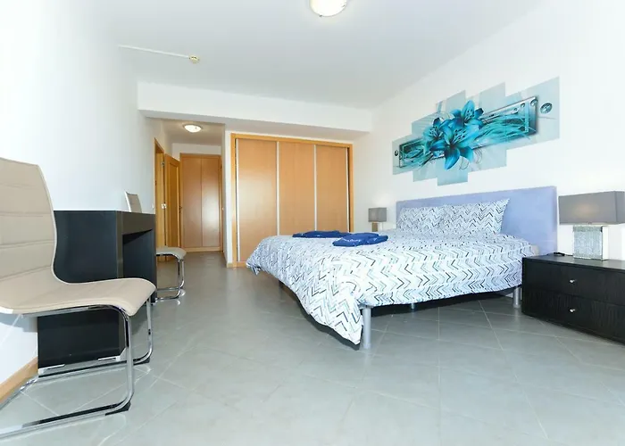 Beautiful Coral And Ocean Blue In Oceano Atlantico فندق *